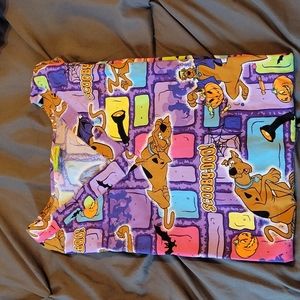 Scooby-doo Halloween scrub top L